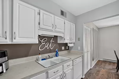 9034 W Lisbon Ave #32, Milwaukee, WI 53222 - Photo 10