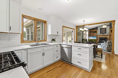 1025 E Meadow Ter, Oak Creek, WI 53154 - Photo 20
