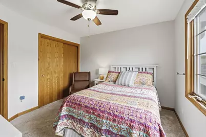 1025 E Meadow Ter, Oak Creek, WI 53154 - Photo 16
