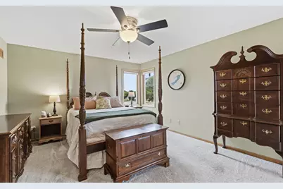 1025 E Meadow Ter, Oak Creek, WI 53154 - Photo 6