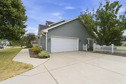 1025 E Meadow Ter, Oak Creek, WI 53154 - Photo 4