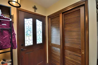 4271 S 89th St, Greenfield, WI 53228 - Photo 2