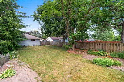 2027  Markham St, Manitowoc, WI 54220 - Photo 8