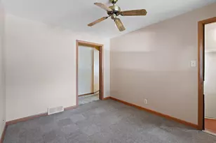 2027 Markham St, Manitowoc, WI 54220 - Photo 26