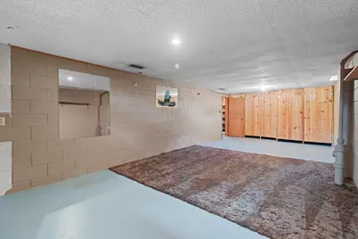 2027  Markham St, Manitowoc, WI 54220 - Photo 32