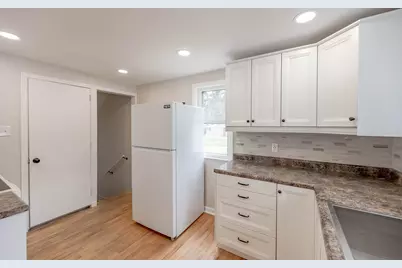 2502 W Kimberly Ave, Milwaukee, WI 53221 - Photo 6