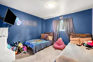10340 W Rogers St, West Allis, WI 53227 - Photo 14