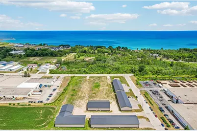717  Maritime Dr #8, Port Washington, WI 53074 - Photo 8