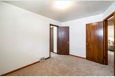 3744 S 48th St, Milwaukee, WI 53220 - Photo 10