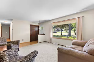 W230S5930 Molla Dr, Waukesha, WI 53189 - Photo 6