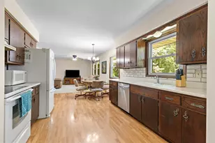 W230S5930 Molla Dr, Waukesha, WI 53189 - Photo 8