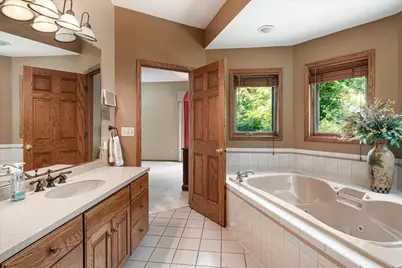508  Curt Rd, Holmen, WI 54636 - Photo 10