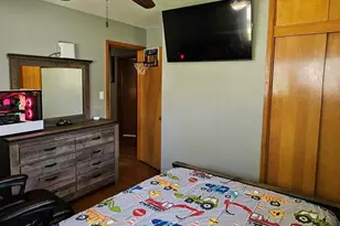 8029 W Marion St, Milwaukee, WI 53222 - Photo 6