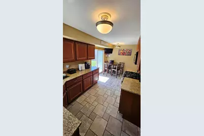 8029 W Marion St, Milwaukee, WI 53222 - Photo 10