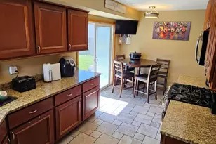 8029 W Marion St, Milwaukee, WI 53222 - Photo 10