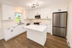 7245 S 35th St, Franklin, WI 53132 - Photo 8