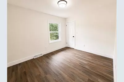 7245 S 35th St, Franklin, WI 53132 - Photo 16