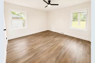 7245 S 35th St, Franklin, WI 53132 - Photo 12