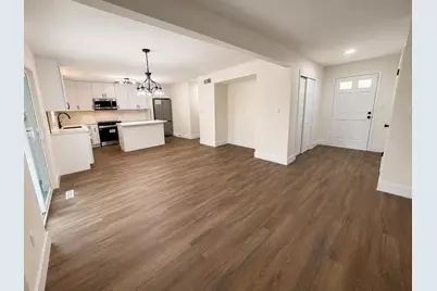 7245 S 35th St, Franklin, WI 53132 - Photo 2