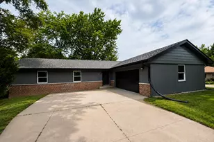 7245 S 35th St, Franklin, WI 53132 - Photo 1
