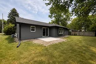 7245 S 35th St, Franklin, WI 53132 - Photo 30