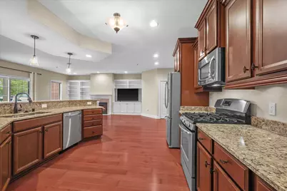 17490  Crest Hill Dr #10, Brookfield, WI 53045 - Photo 4