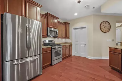 17490  Crest Hill Dr #10, Brookfield, WI 53045 - Photo 6