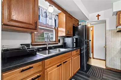 4929 N 89th St, Milwaukee, WI 53225 - Photo 6