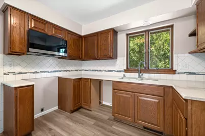 225 W Oak St, Grafton, WI 53024 - Photo 10