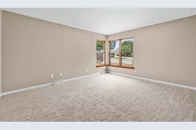 225 W Oak St, Grafton, WI 53024 - Photo 16
