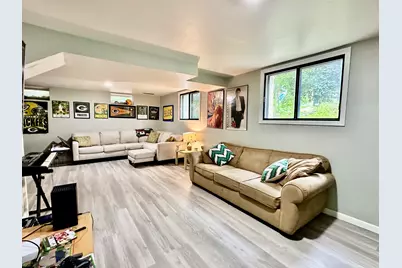 1894  Annette Ct, West Bend, WI 53090 - Photo 18