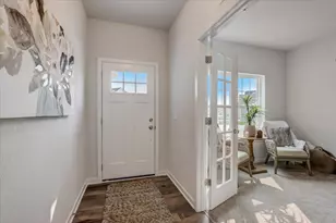 1334 Aberdeen Pl, Oconomowoc, WI 53066 - Photo 4