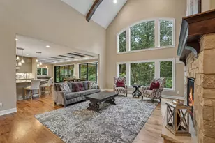 1646 Twisted Oak Ct, Hartland, WI 53029 - Photo 6