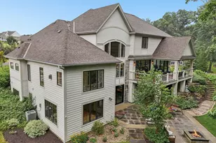 1646 Twisted Oak Ct, Hartland, WI 53029 - Photo 86