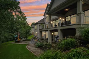 1646 Twisted Oak Ct, Hartland, WI 53029 - Photo 2