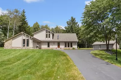 N11W31116  Bunker Hill Trl, Delafield, WI 53018 - Photo 1