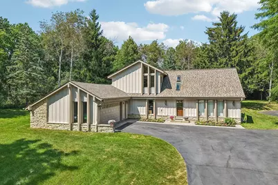 N11W31116  Bunker Hill Trl, Delafield, WI 53018 - Photo 4