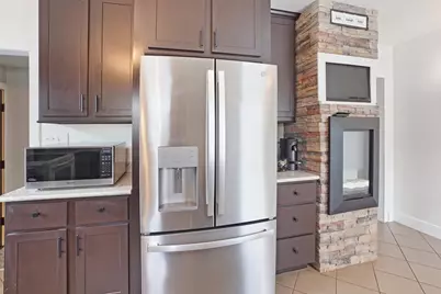 1964 S 91st St, West Allis, WI 53227 - Photo 6