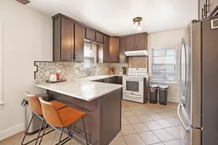 1964 S 91st St, West Allis, WI 53227 - Photo 4