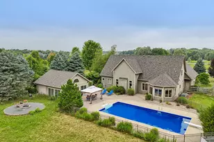 W287N8810 Center Oak Rd, Merton, WI 53029 - Photo 6