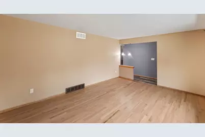 1020  Lilac Ln, Pewaukee, WI 53072 - Photo 12