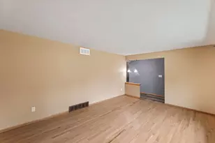 1020 Lilac Ln, Pewaukee, WI 53072 - Photo 12
