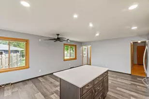 1020 Lilac Ln, Pewaukee, WI 53072 - Photo 8