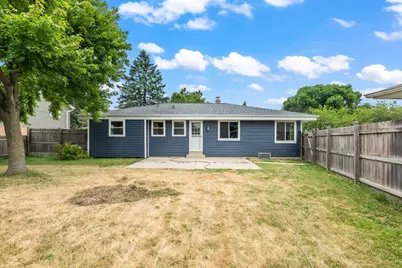 1020  Lilac Ln, Pewaukee, WI 53072 - Photo 2
