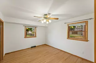 1020 Lilac Ln, Pewaukee, WI 53072 - Photo 16