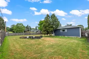 1020 Lilac Ln, Pewaukee, WI 53072 - Photo 28