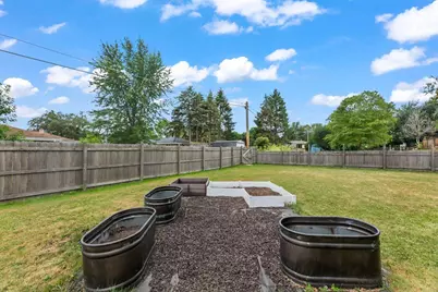 1020  Lilac Ln, Pewaukee, WI 53072 - Photo 32