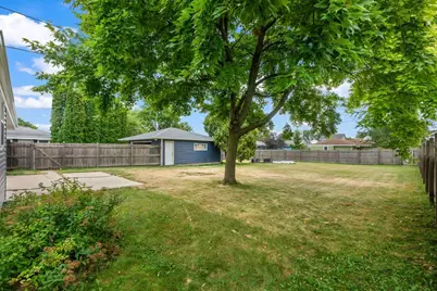 1020  Lilac Ln, Pewaukee, WI 53072 - Photo 30