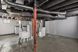 6220 W Girard Ave, Milwaukee, WI 53210 - Photo 32