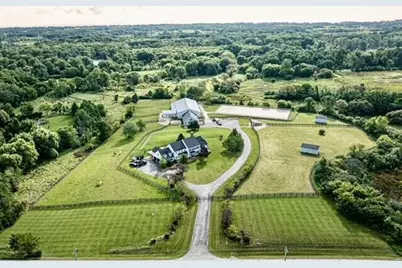 13700 N Riverland Rd, Mequon, WI 53097 - Photo 4